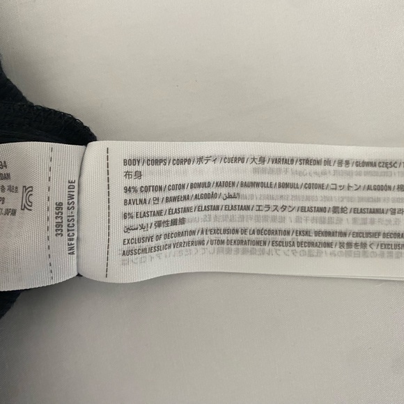 Hollister High Neck Tank - Picture 4 of 4